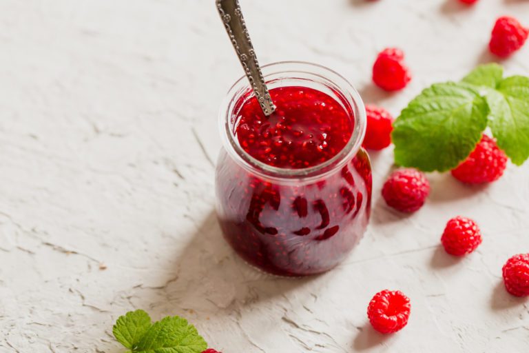 Himbeersoße – fruchtig, süß und super schnell zubereitet