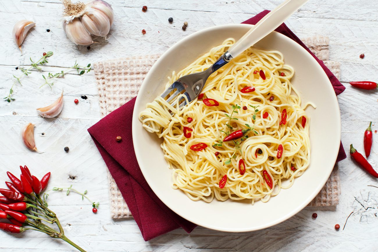Spaghetti aglio olio mit knoblauch und chili