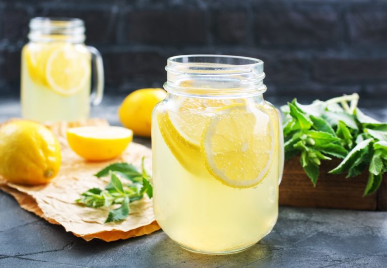 Zitronen limonade selber machen