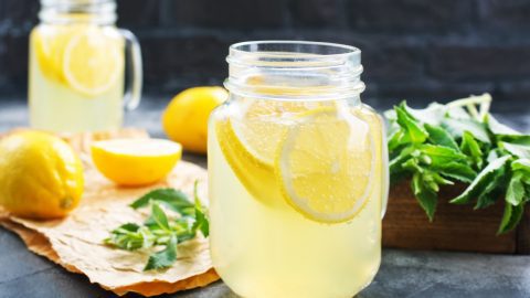 Der Klassiker: Zitronenlimonade selber machen!