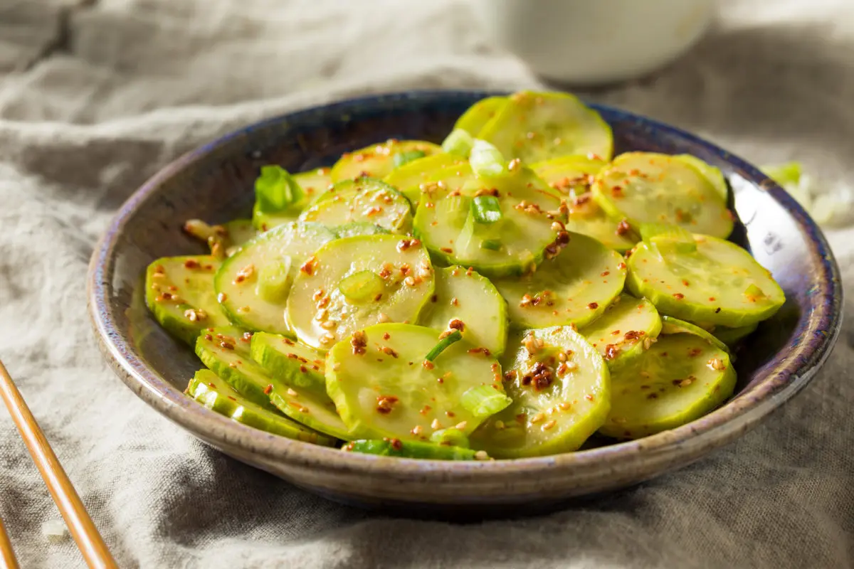 Koreanischer Gurkensalat – scharf und lecker